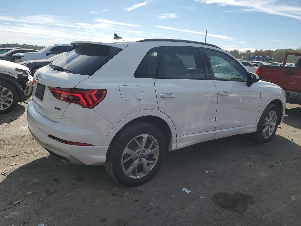 2022 Audi Q3 Komfort 45 - Image 3