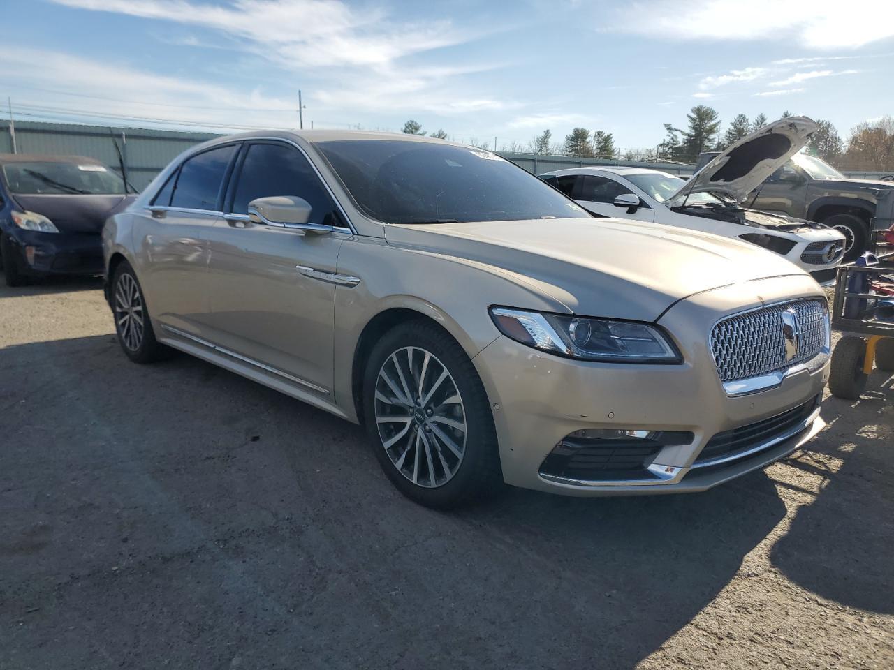 2017 Lincoln Continental Select - Фото 4