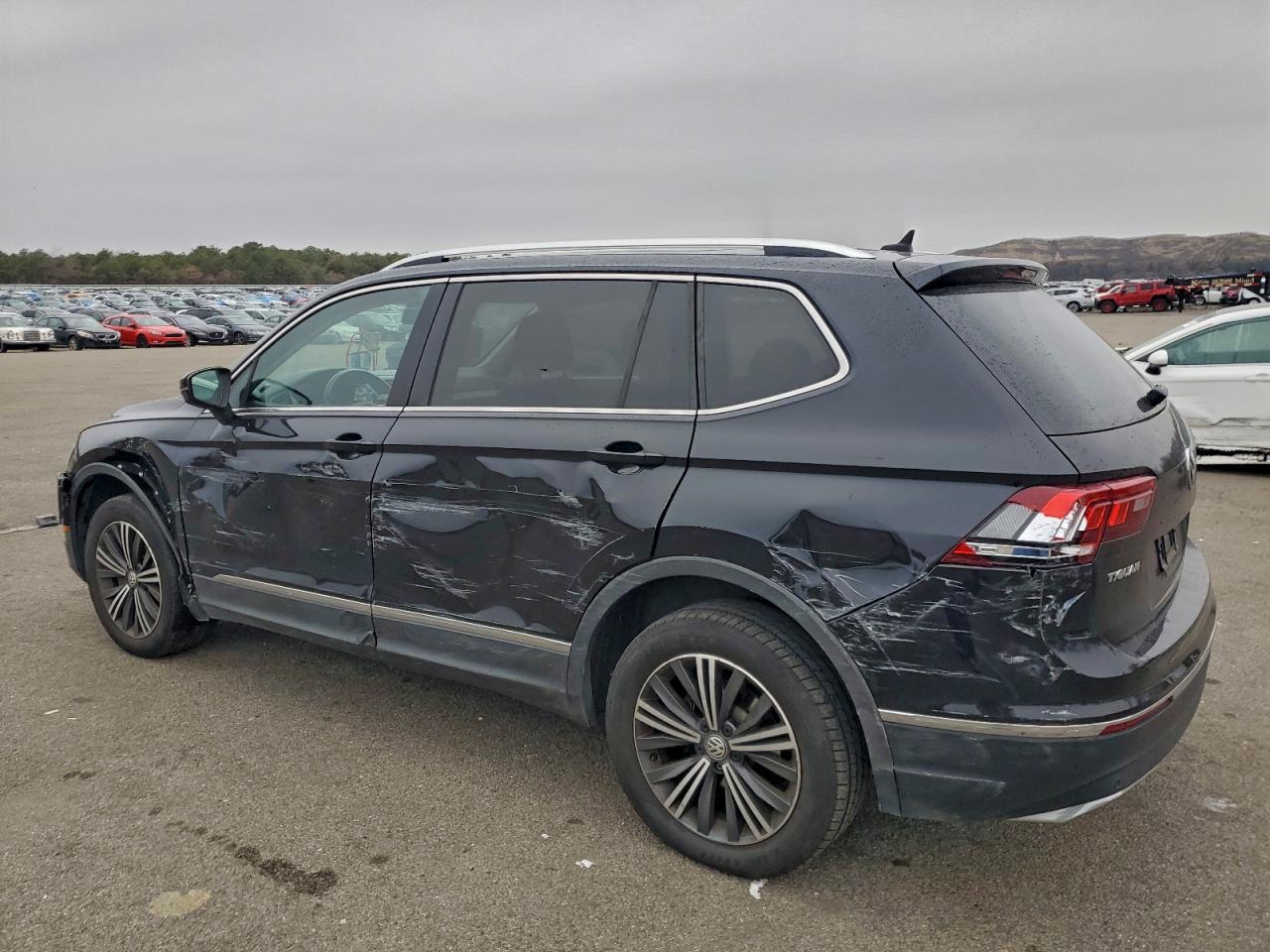 2019 Volkswagen Tiguan Se - Image 2