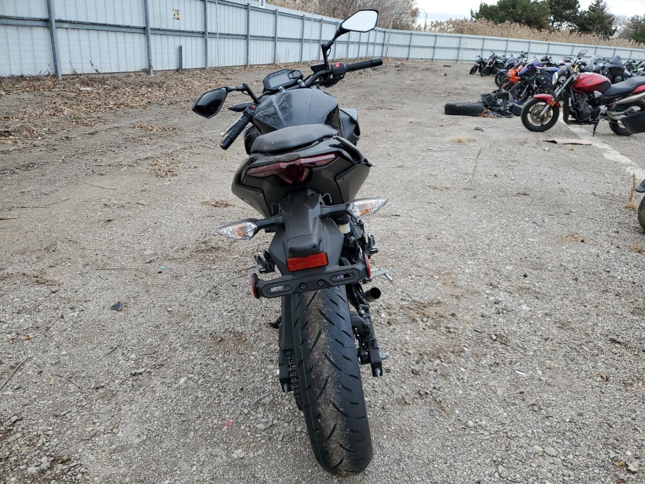 2025 Kawasaki Er500 - Фото 4