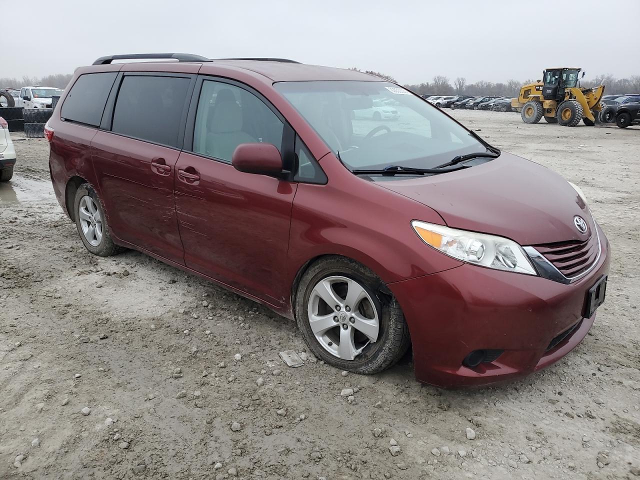 2015 Toyota Sienna Le - Image 4