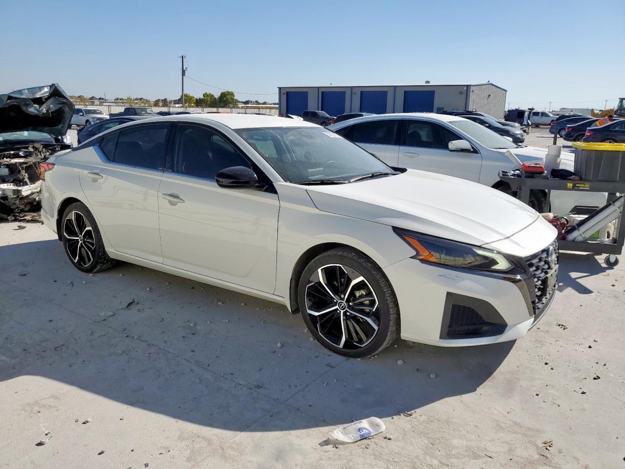 2024 Nissan Altima Sr - Фото 4