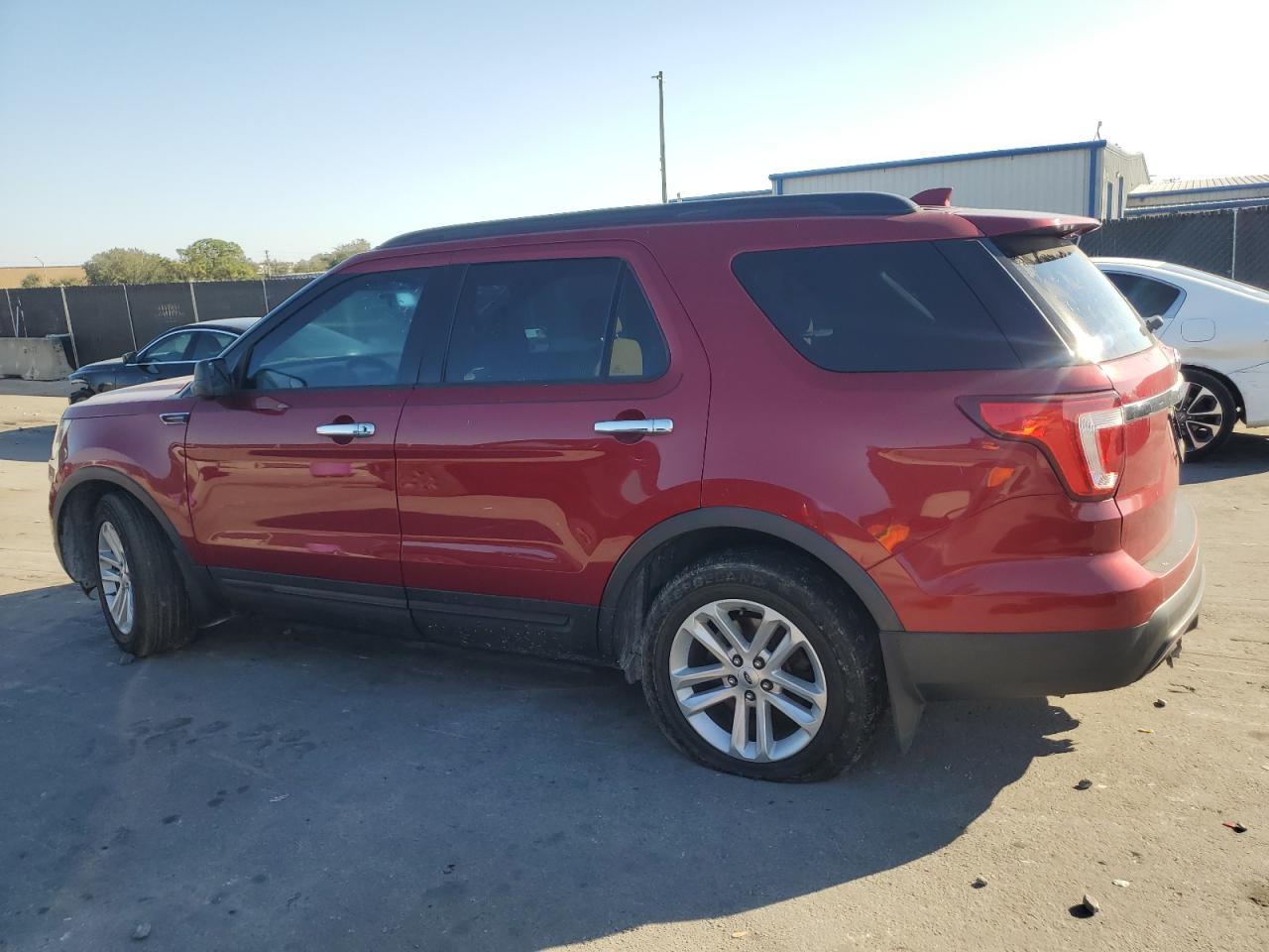 2017 Ford Explorer - Фото 2
