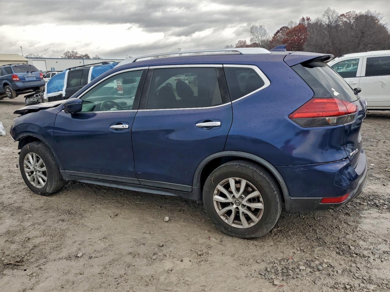 2017 Nissan Rogue S - Фото 2