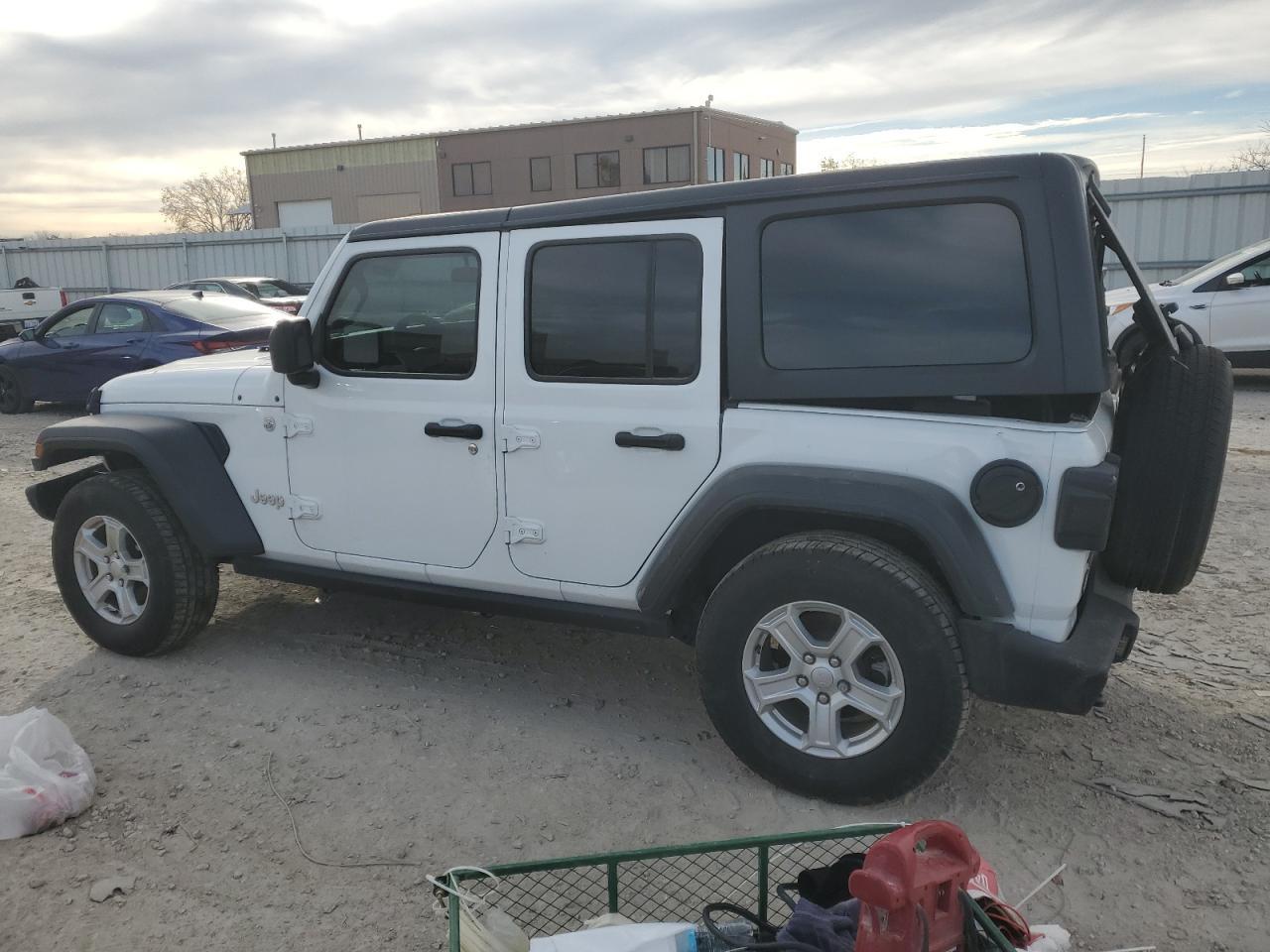 2019 Jeep Wrangler Unlimited Sport - Фото 2