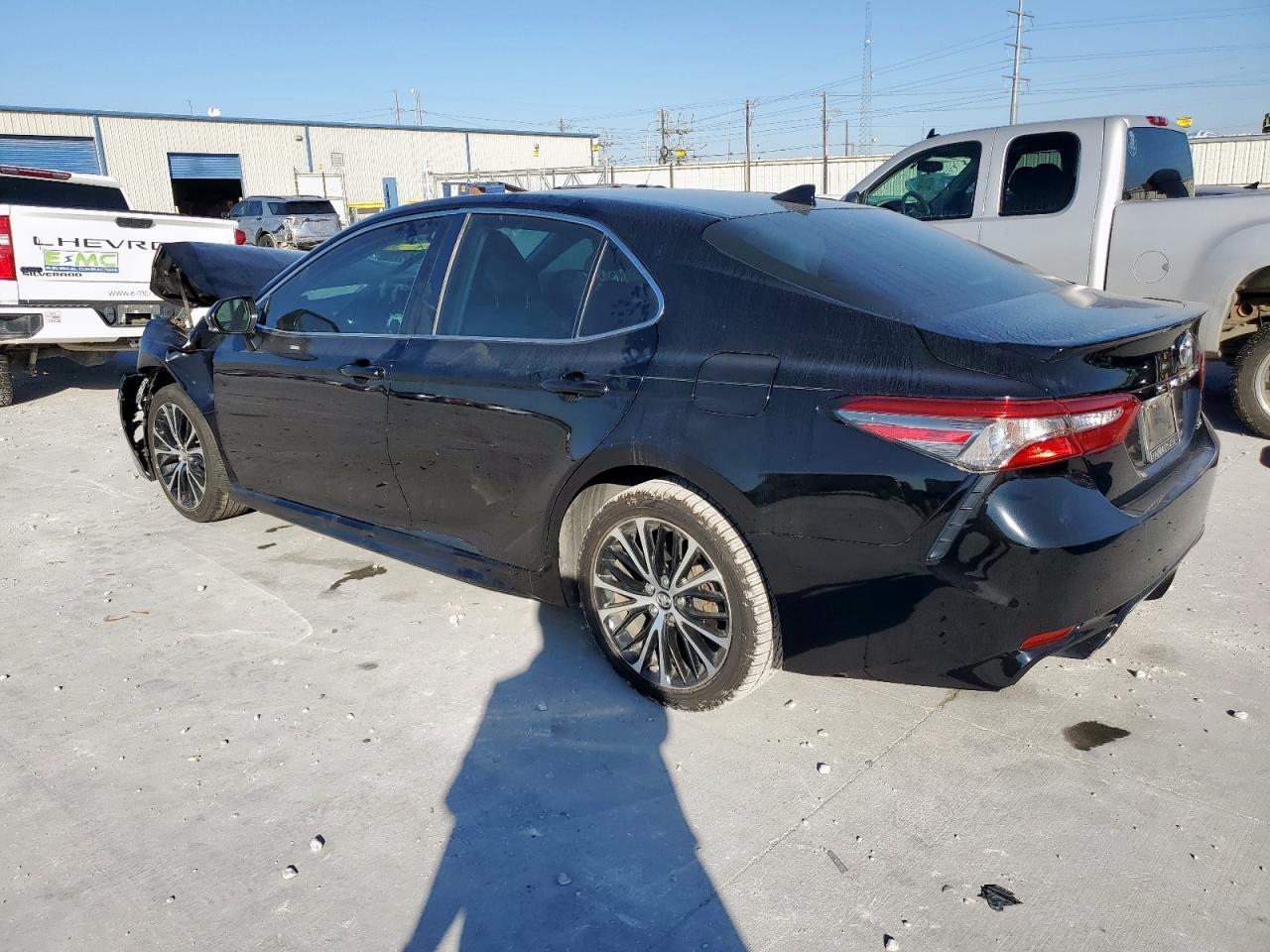 2019 Toyota Camry L - Фото 2