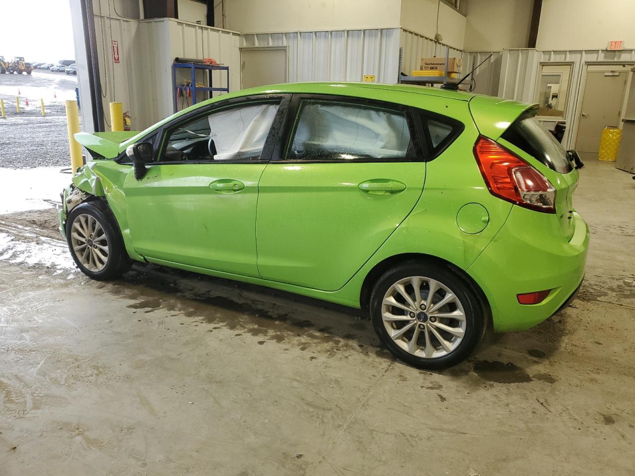 2014 Ford Fiesta Se - Фото 2