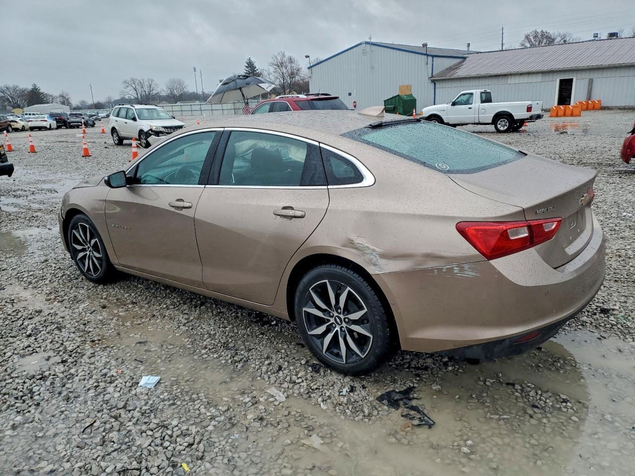 2018 Chevrolet Malibu Lt - Image 2