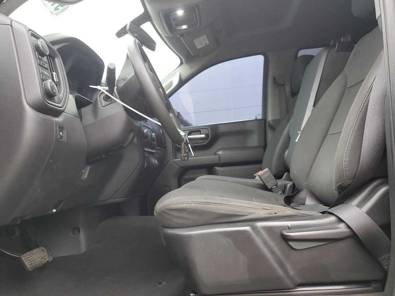 2020 Chevrolet Silverado K1500 Custom - Фото 7