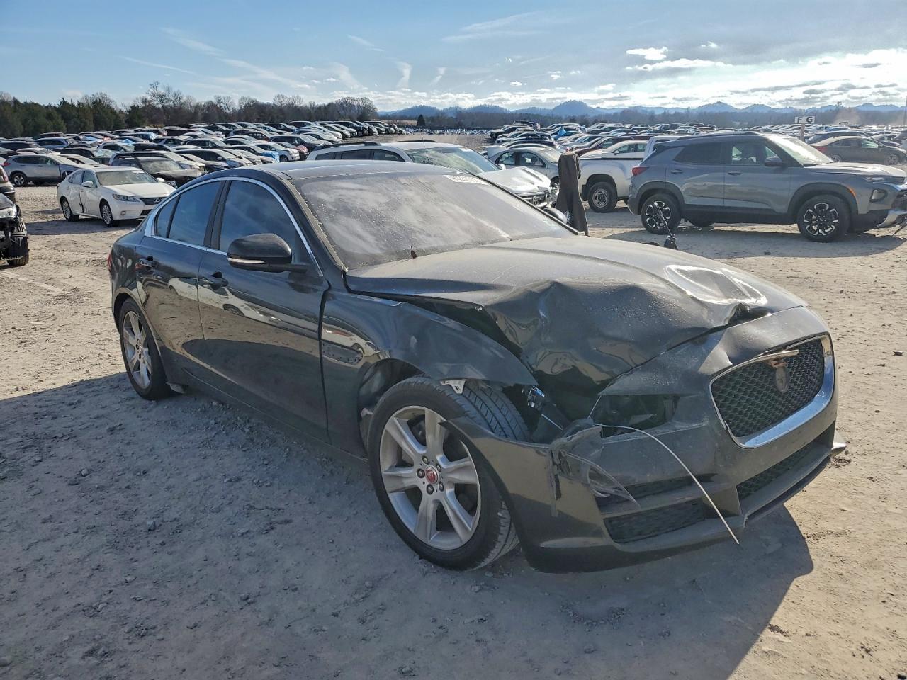 2017 Jaguar Xe Prestige - Фото 4