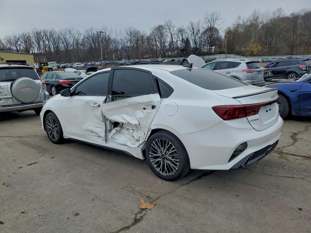 2023 Kia Forte Gt Line - Фото 2