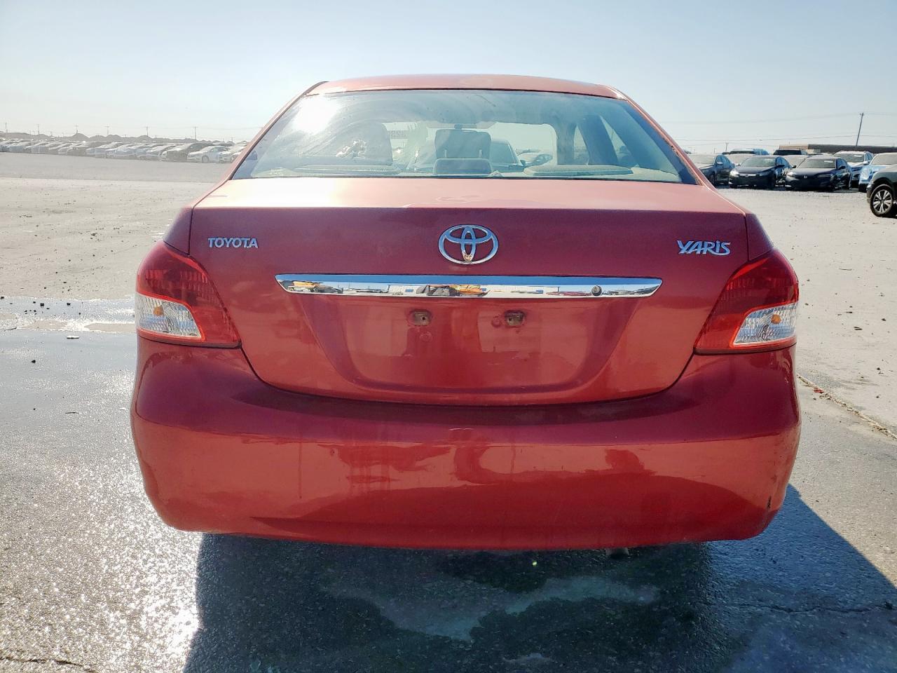 2011 Toyota Yaris Base - Фото 6