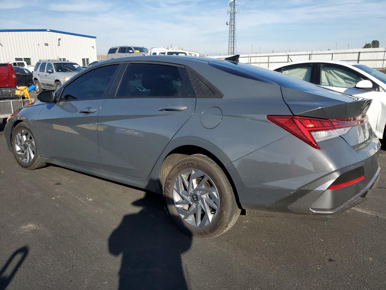 2025 Hyundai Elantra Blue - Image 2