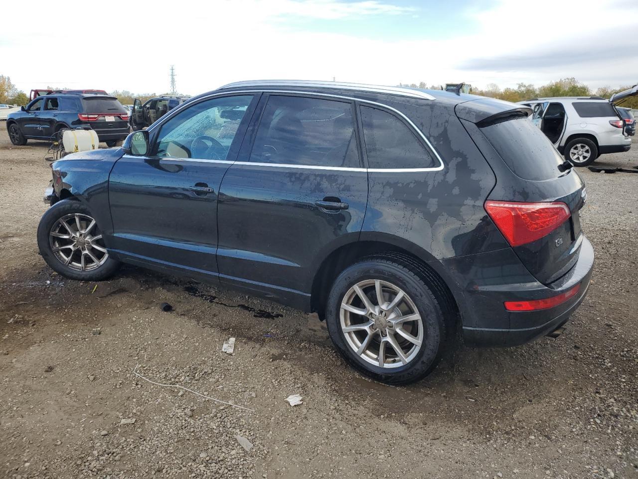 2011 Audi Q5 Premium Plus - Image 2