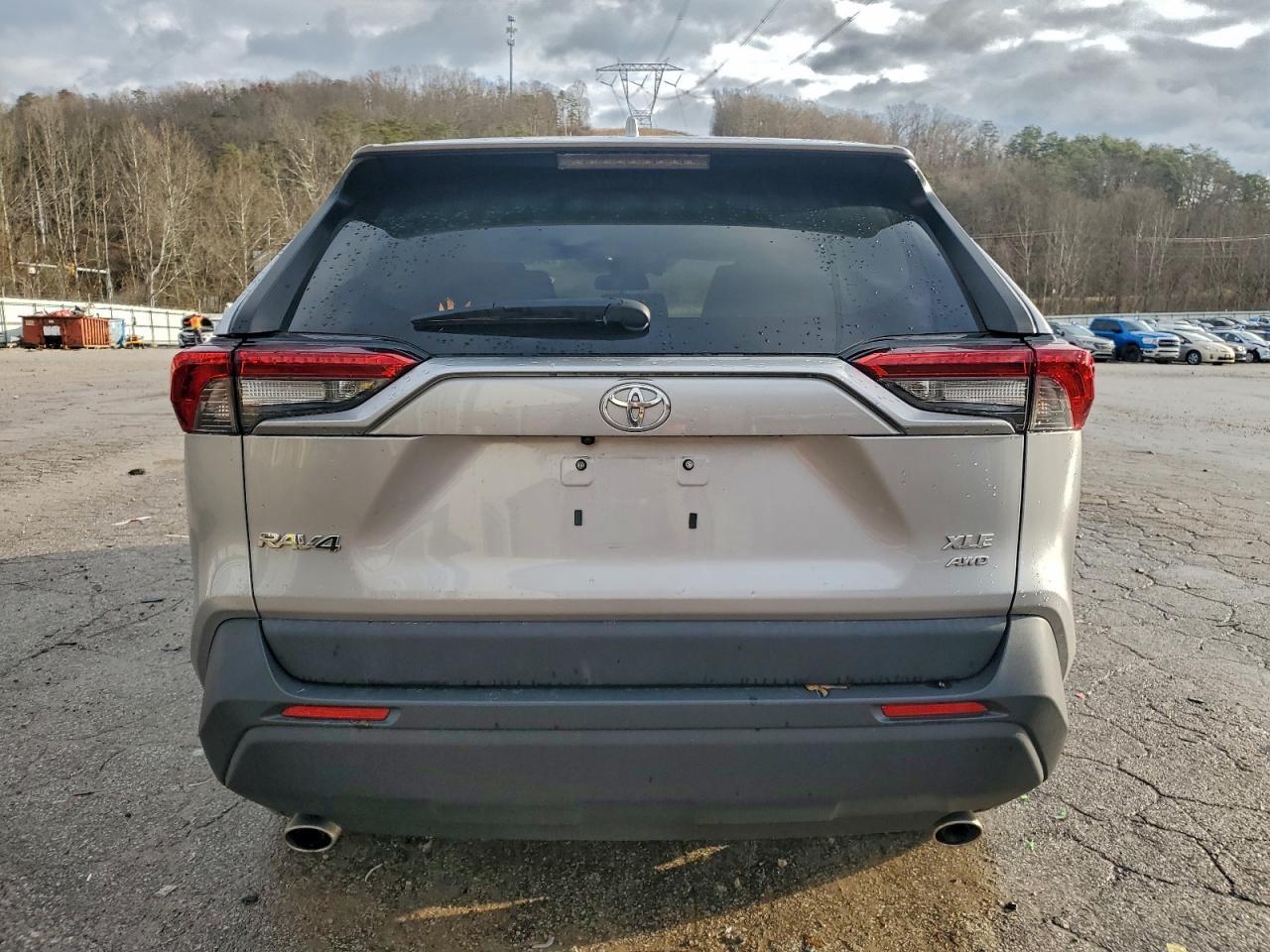 2024 Toyota Rav4 Xle - Image 6