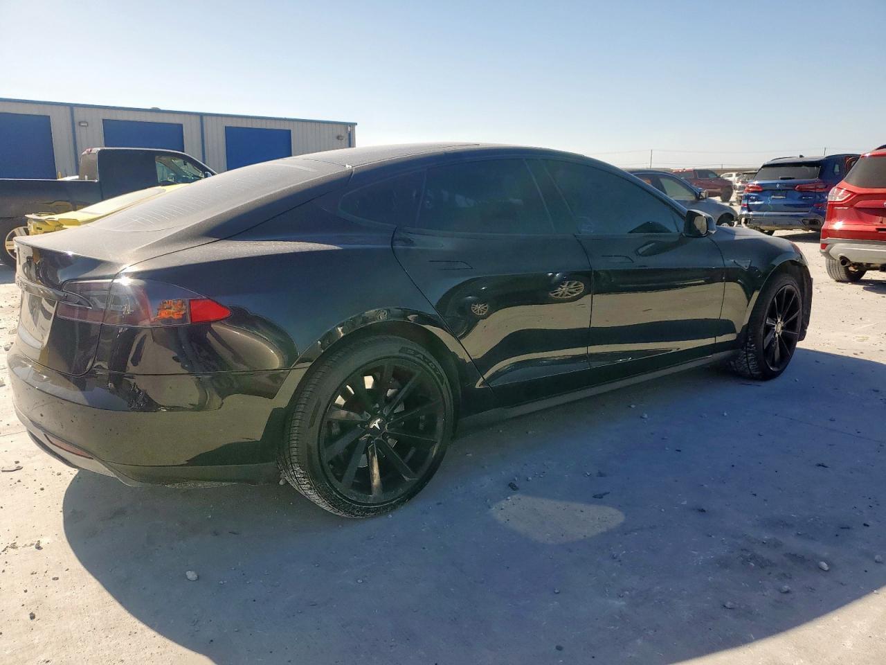 2014 Tesla Model S - Фото 3