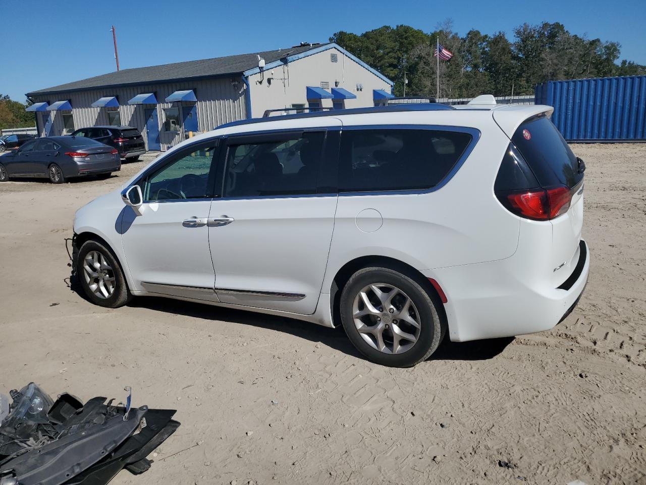 2020 Chrysler Pacifica Limited - Image 2