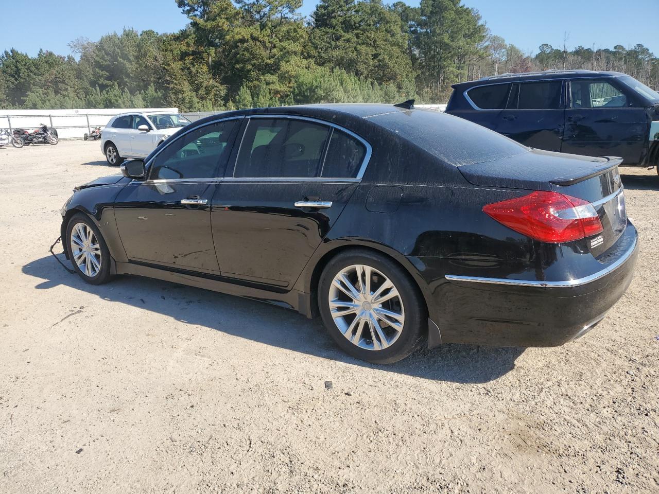 2013 Hyundai Genesis 3.8L - Фото 2