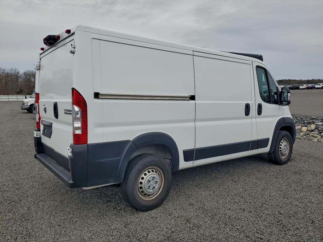 2025 Ram Promaster 2500 Delivery Van - Фото 3