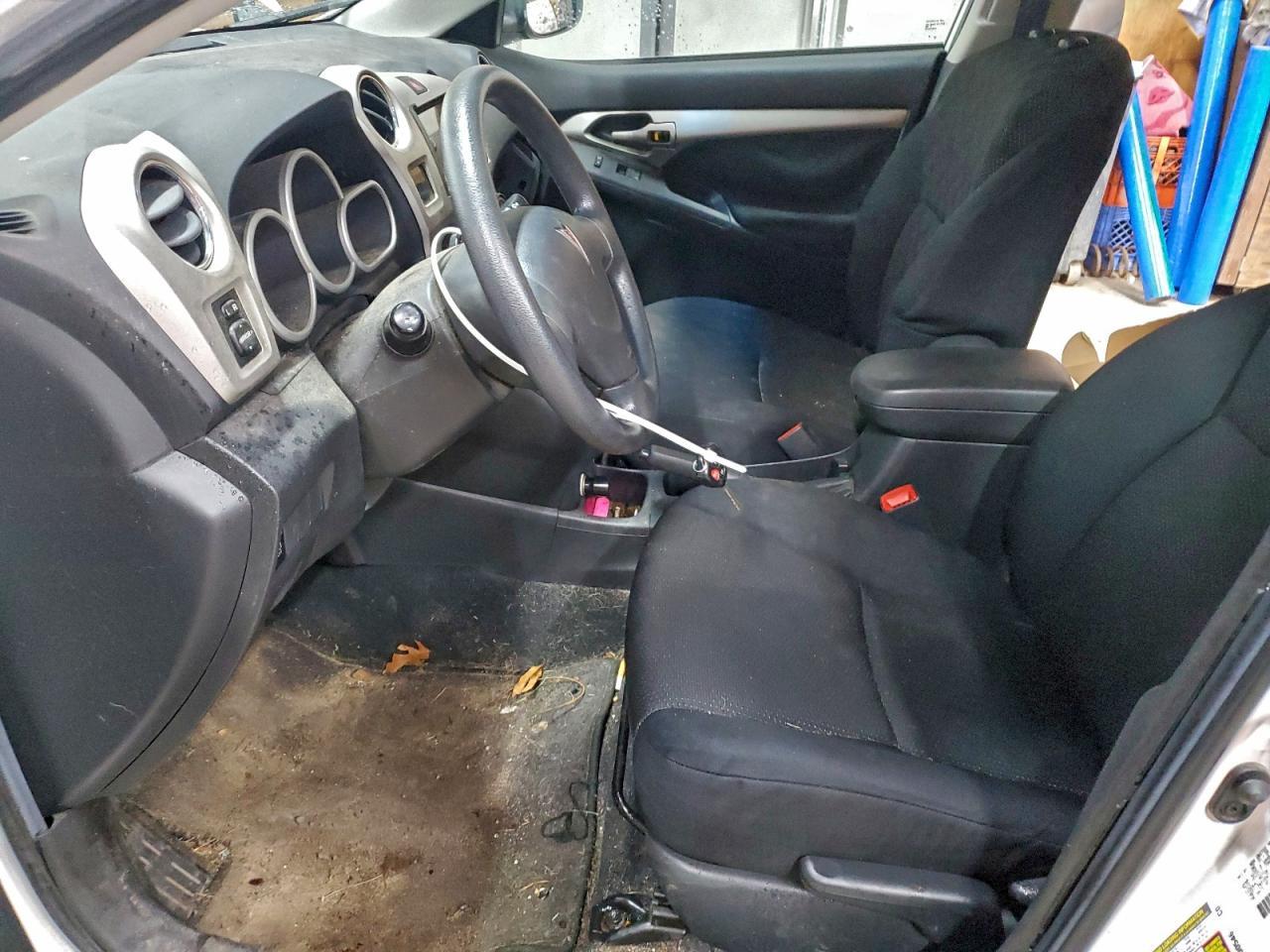 2009 Pontiac Vibe - Image 7