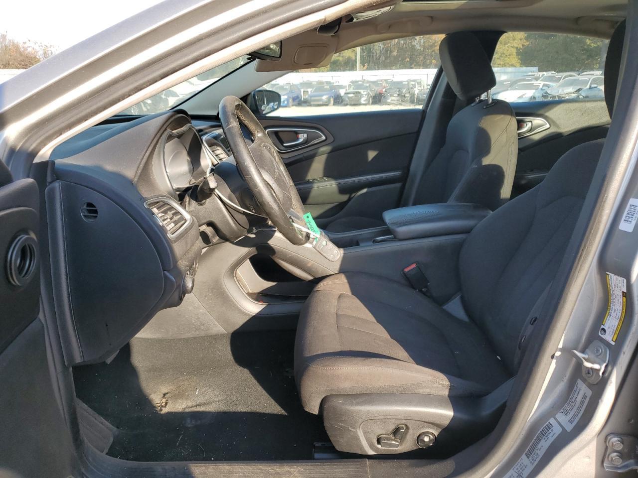 2015 Chrysler 200 Limited - Фото 7