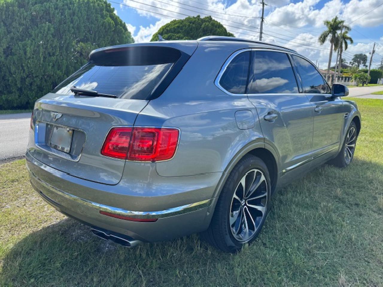 2019 Bentley Bentayga - Фото 3
