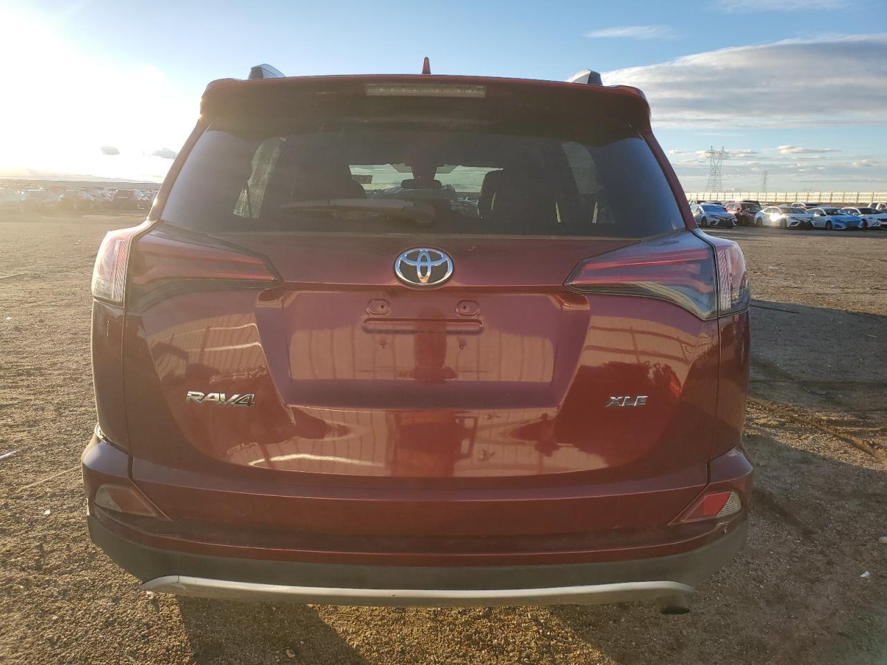 2018 Toyota Rav4 Adventure - Фото 6