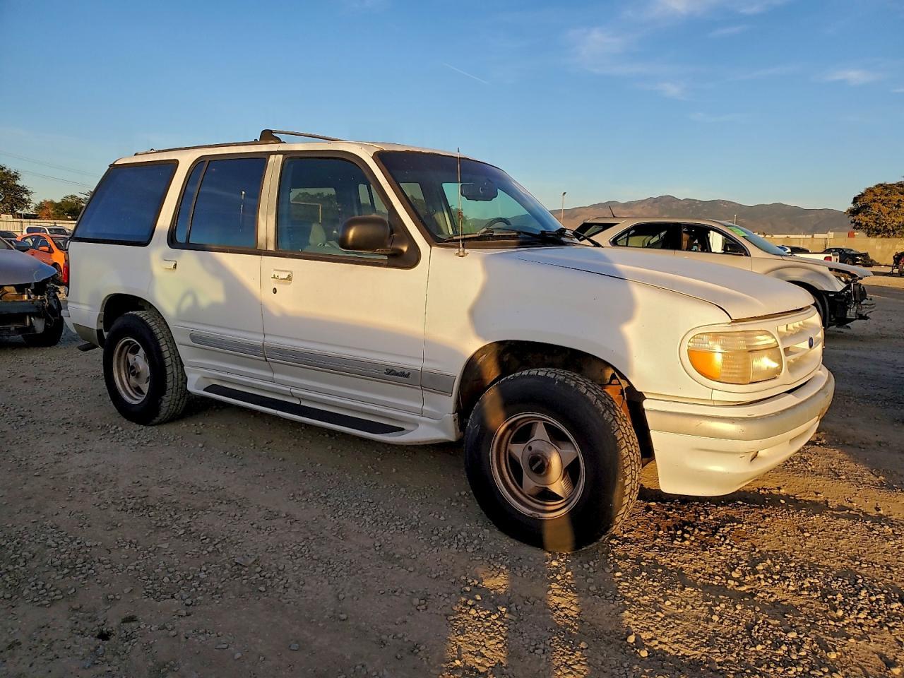 1995 Ford Explorer - Image 4