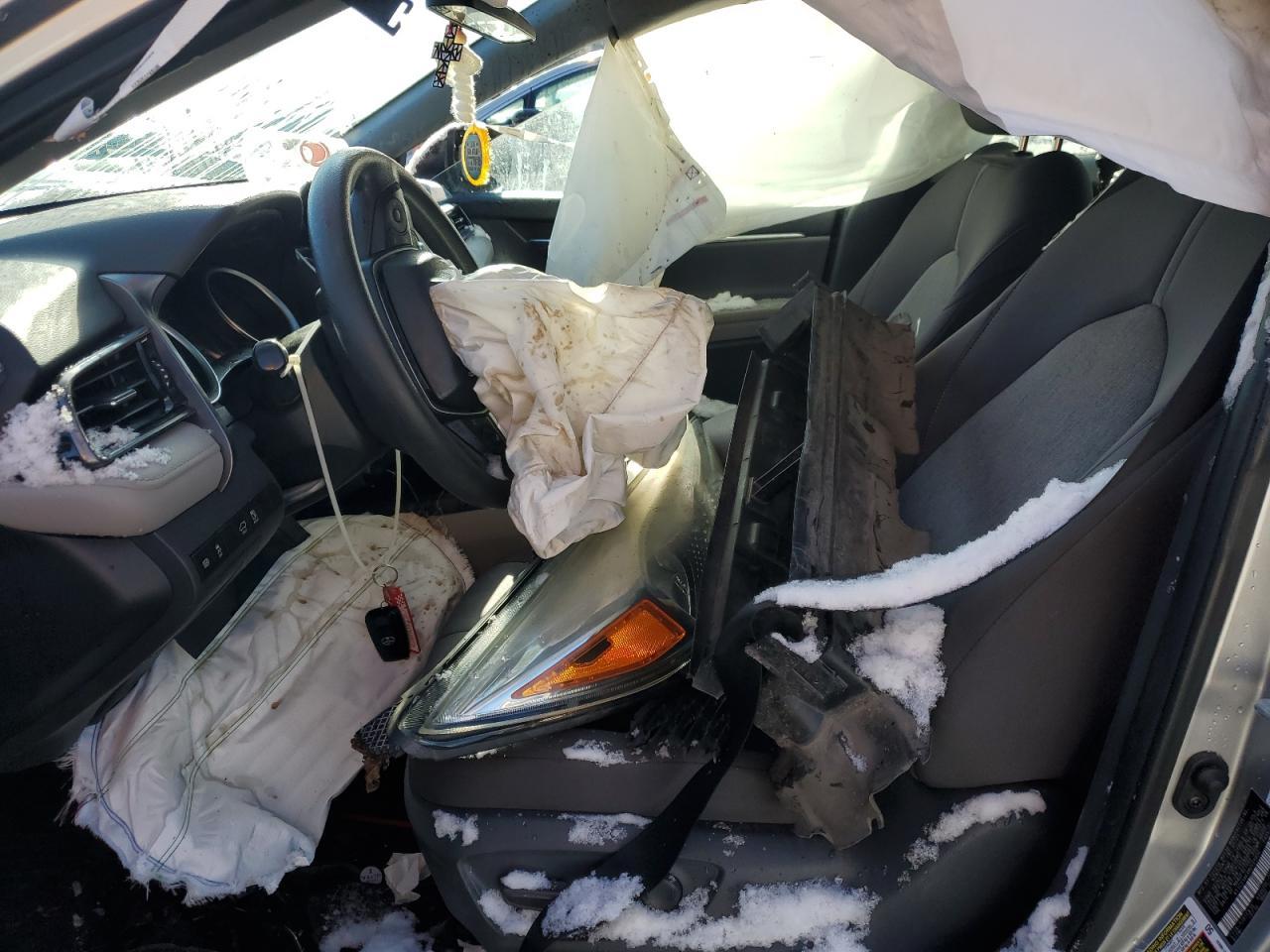 2021 Toyota Camry Le - Фото 7