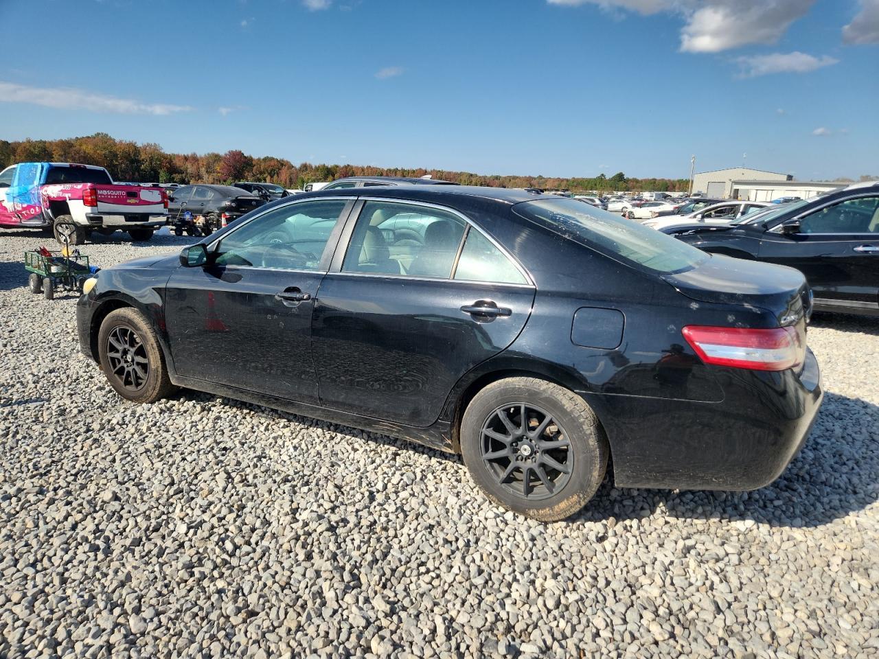 2011 Toyota Camry Base - Фото 2