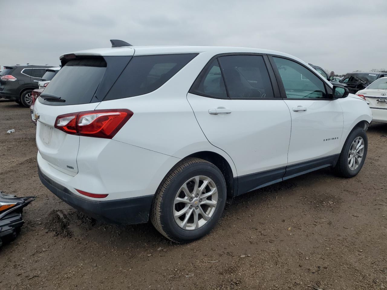 2020 Chevrolet Equinox Ls - Фото 3