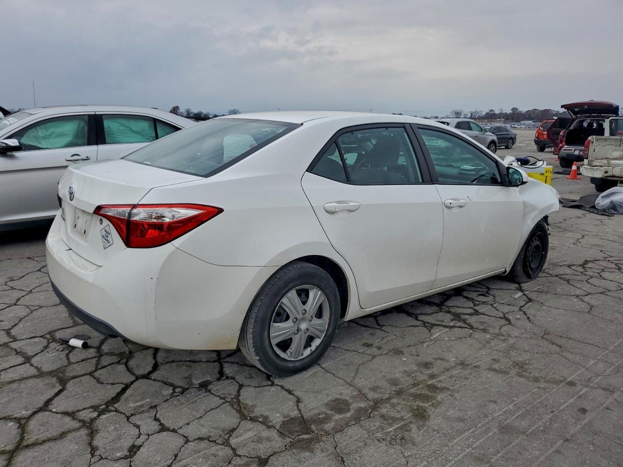 2016 Toyota Corolla L - Фото 3