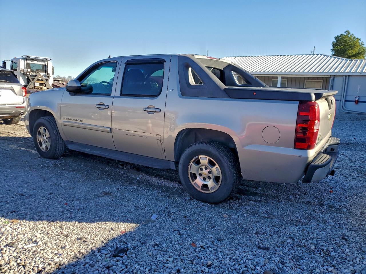 2007 Chevrolet Avalanche K1500 - Image 2