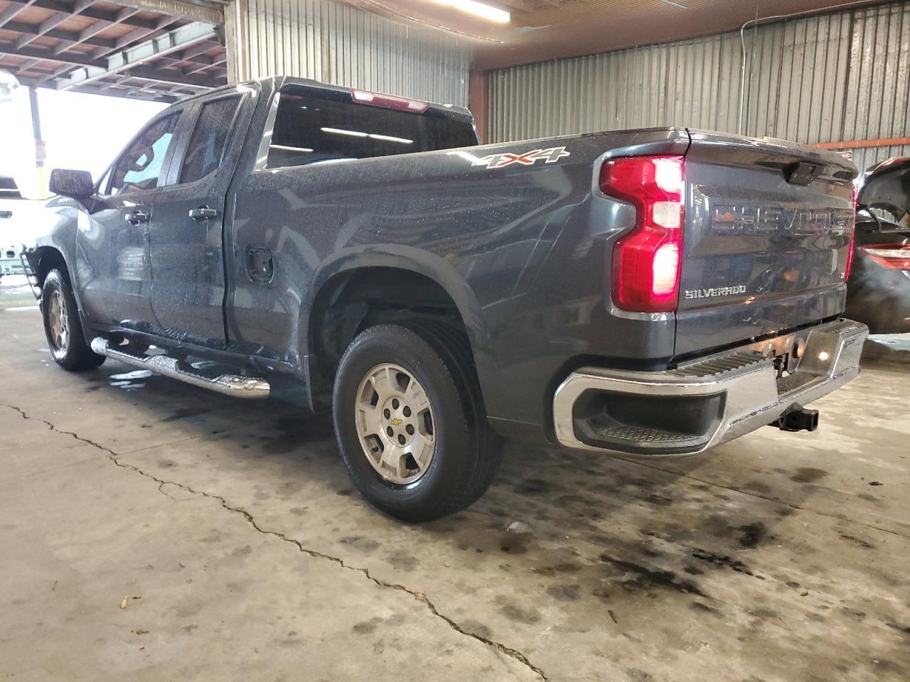 2019 Chevrolet Silverado K1500 Lt - Image 2