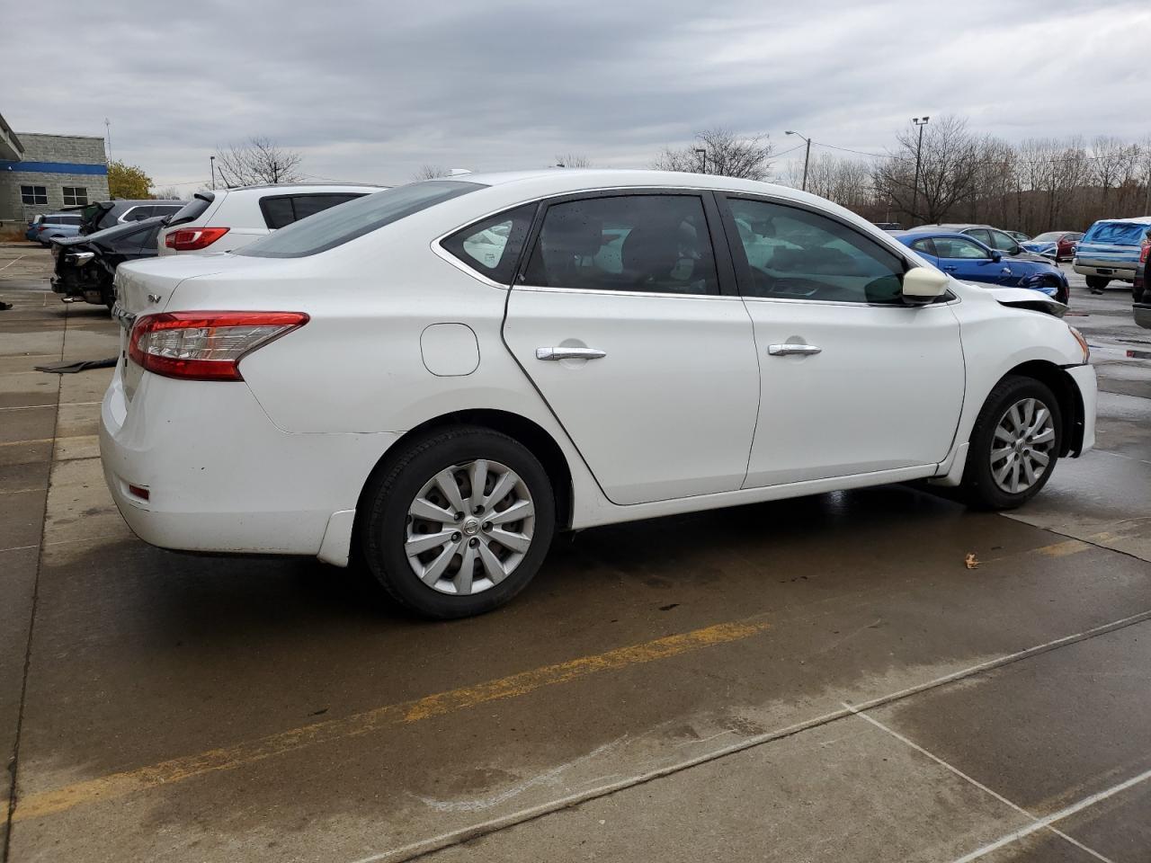 2015 Nissan Sentra S - Фото 3