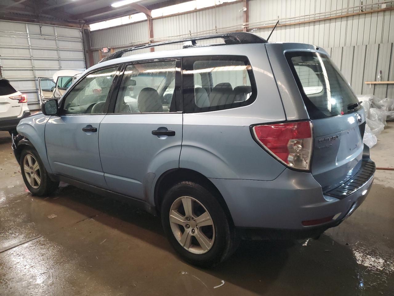2011 Subaru Forester 2.5X - Фото 2