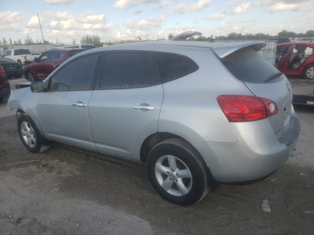 2010 Nissan Rogue S - Image 2