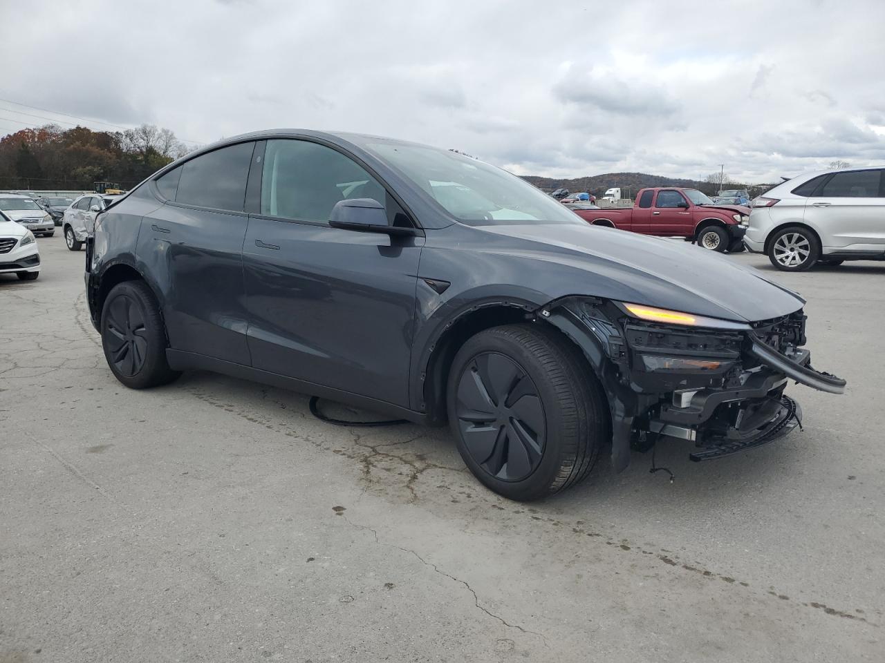 2026 Tesla Model Y - Фото 4