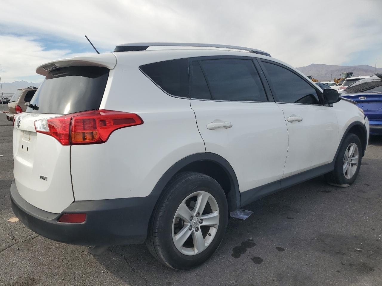 2013 Toyota Rav4 Xle - Image 3