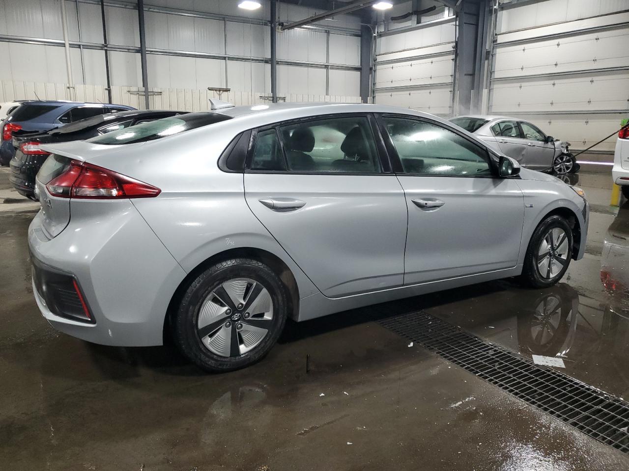 2020 Hyundai Ioniq Blue - Фото 3