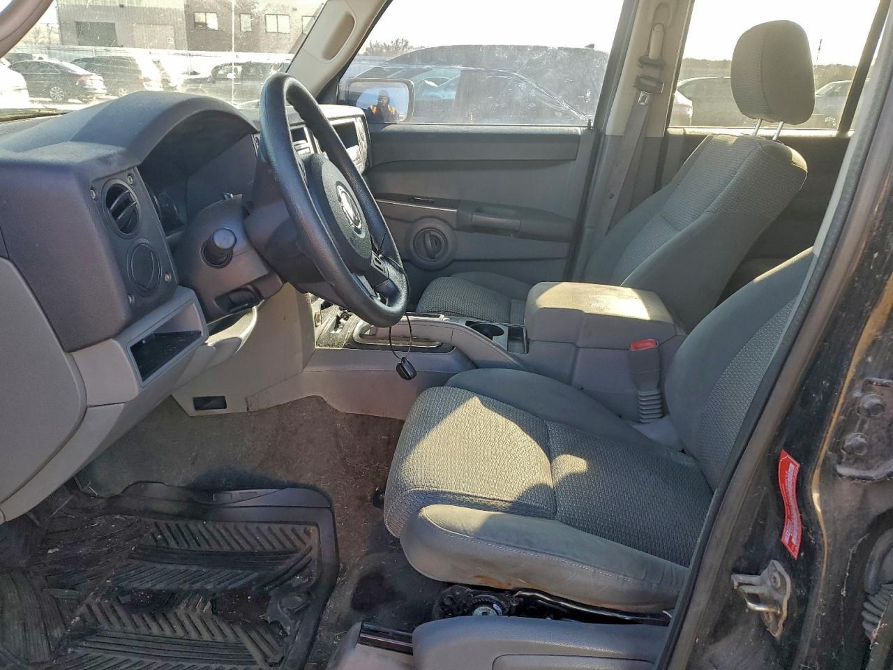 2006 Jeep Commander - Image 7