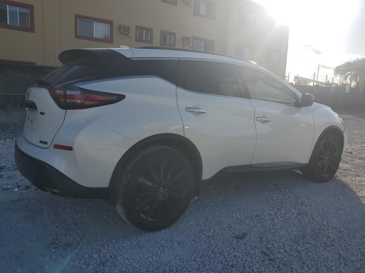 2023 Nissan Murano Sv - Image 3