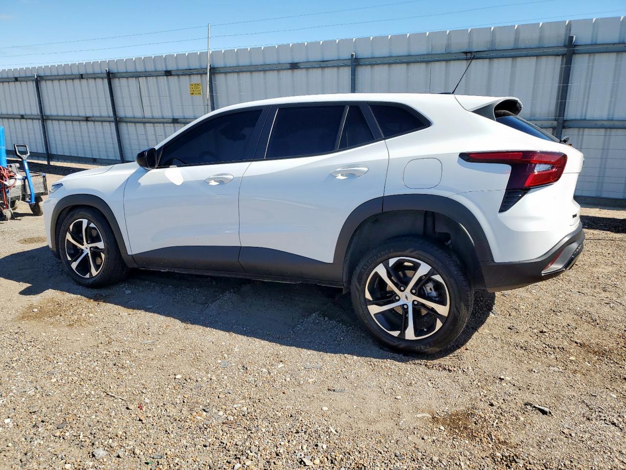 2025 Chevrolet Trax 1Rs - Фото 2