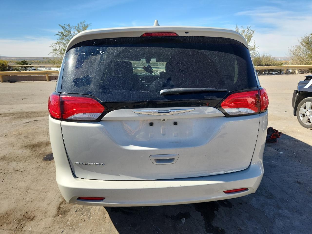 2017 Chrysler Pacifica Touring - Фото 6