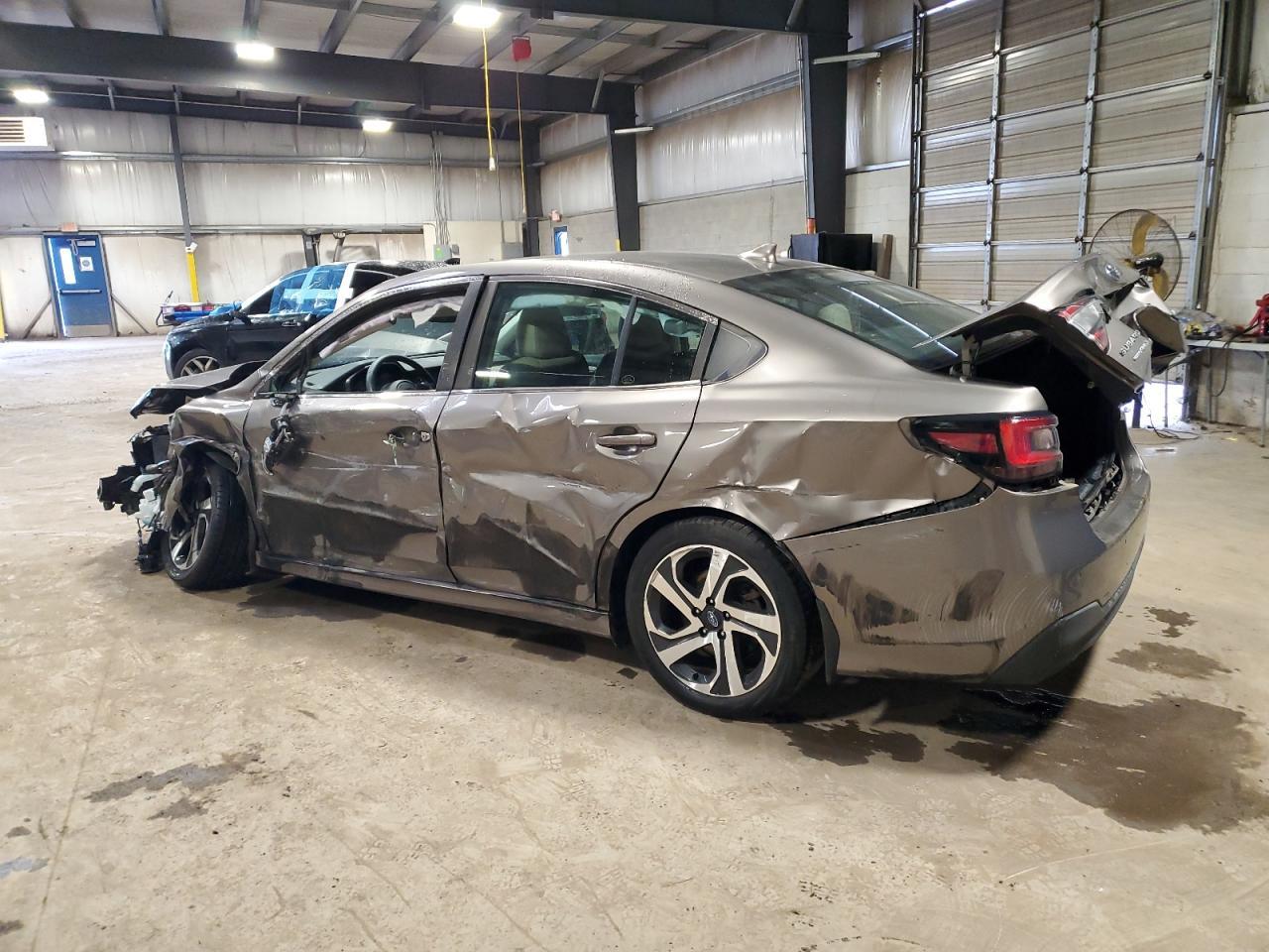 2022 Subaru Legacy Limited - Фото 2