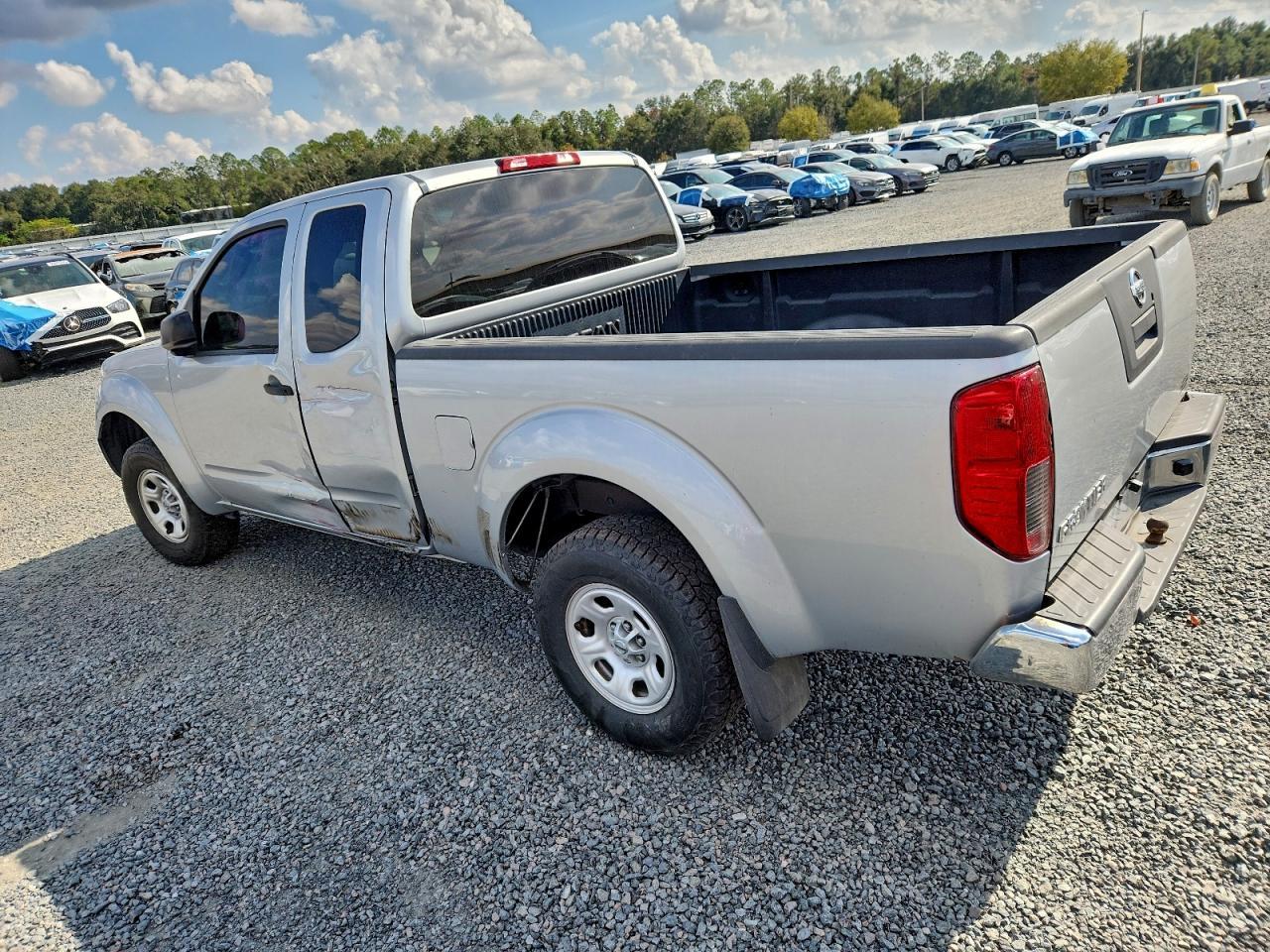 2010 Nissan Frontier King Cab Se - Фото 2