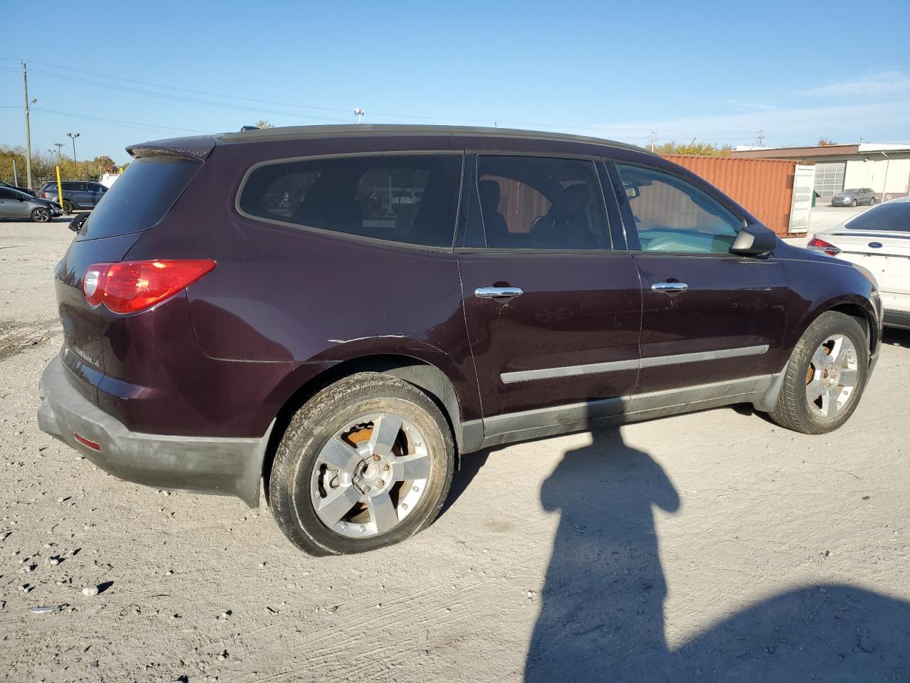 2009 Chevrolet Traverse Ls - Image 3