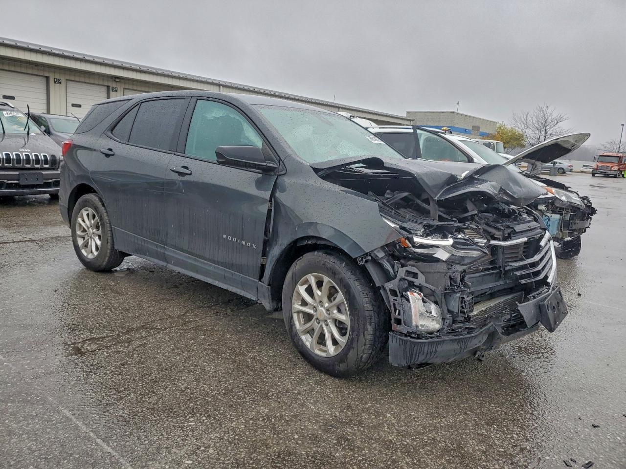 2020 Chevrolet Equinox Ls - Image 4