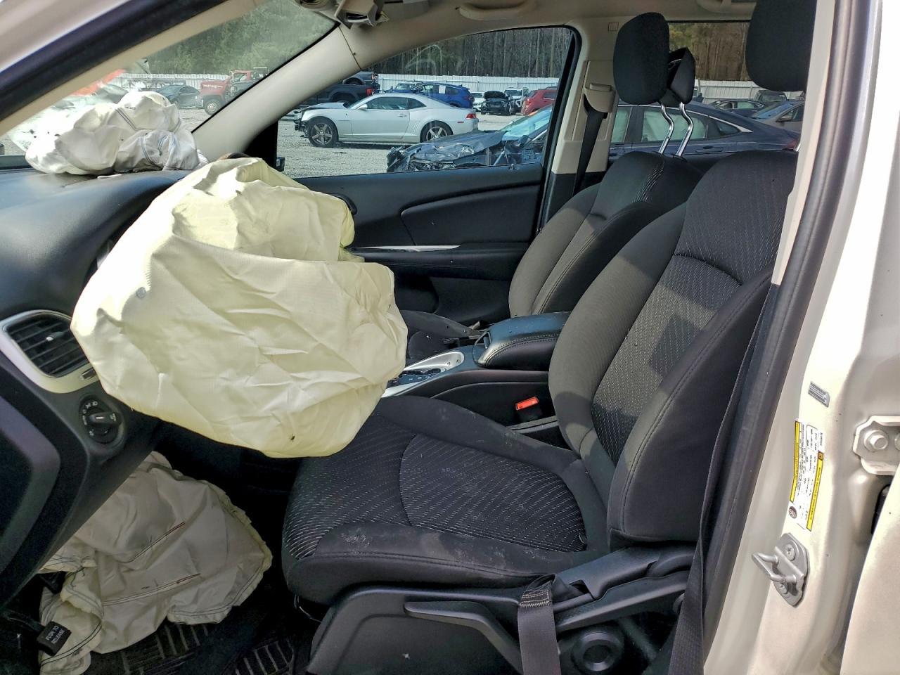 2017 Dodge Journey Crossroad - Image 7