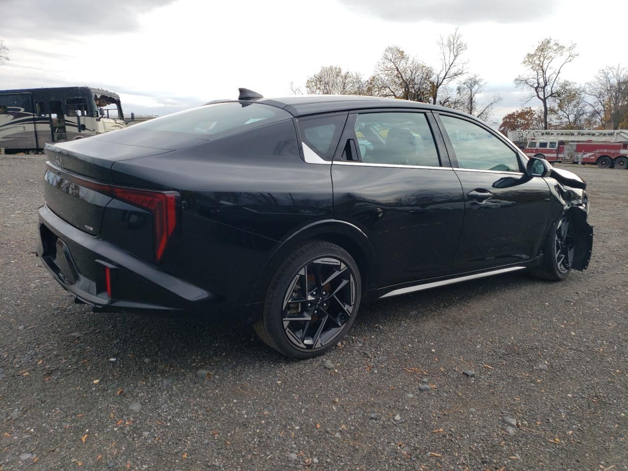 2025 Kia K4 Gt Line - Image 3